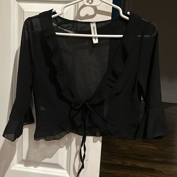 Beautiful Black Sheath Front Tie Cropped Top Made In Italy Size Medium - Picture 1 of 6